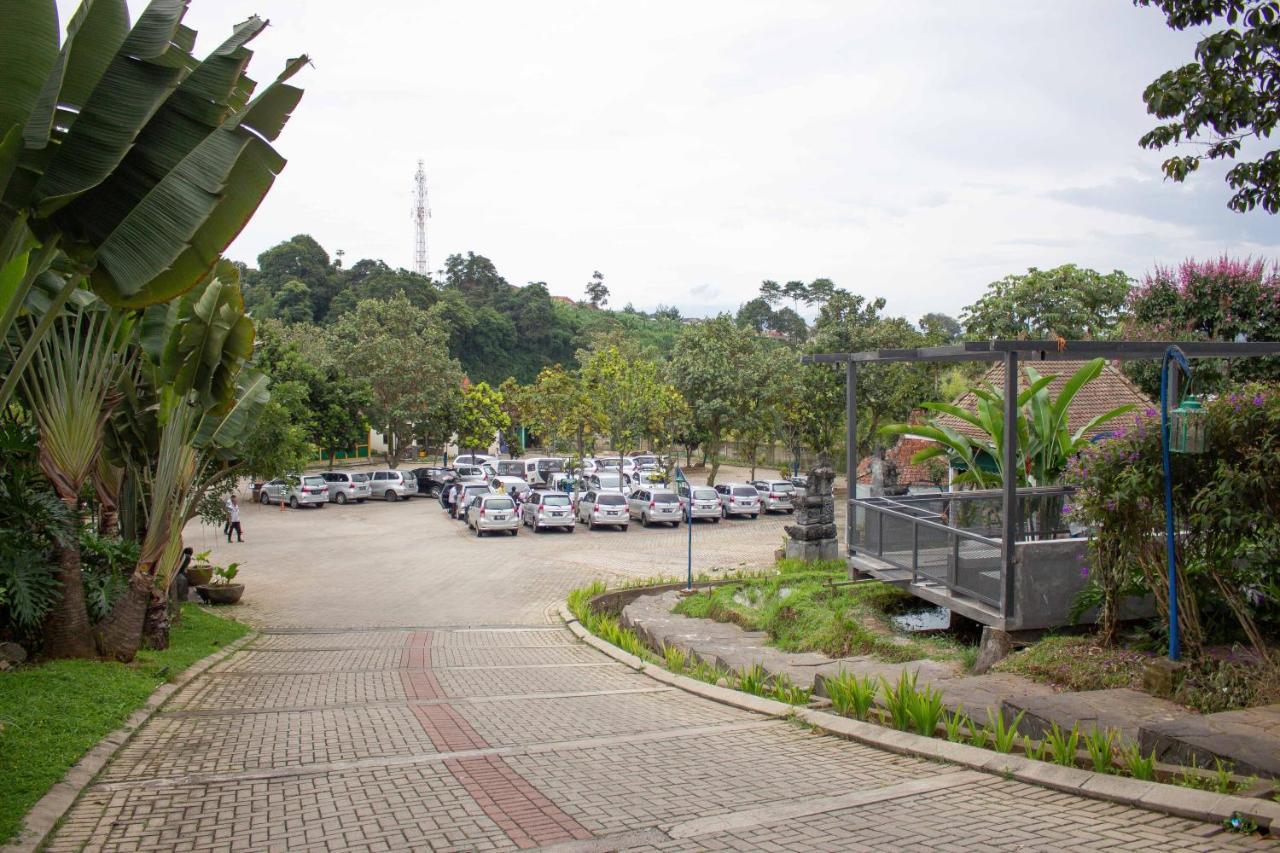 Jadul Village Resort Lembang Eksteriør billede